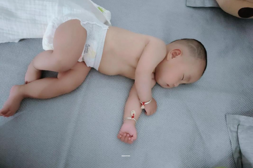 石狮几个月宝宝开始长牙